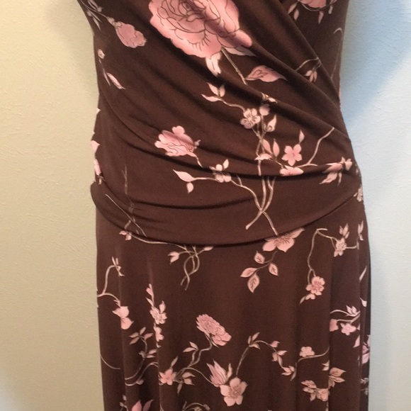 Cute brown and pink flower pattern dress - Picture 3 of 6